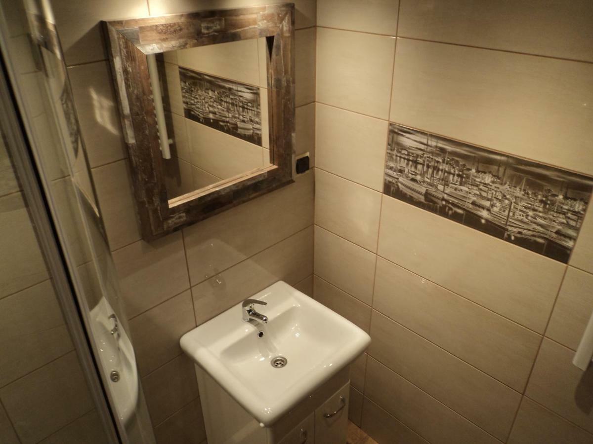 Apartamenty Nad Odra Wrocław Exteriör bild